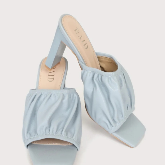 RAID blue puffy high heel sandals size 7 NWBox (Ss20) - Picture 2 of 3